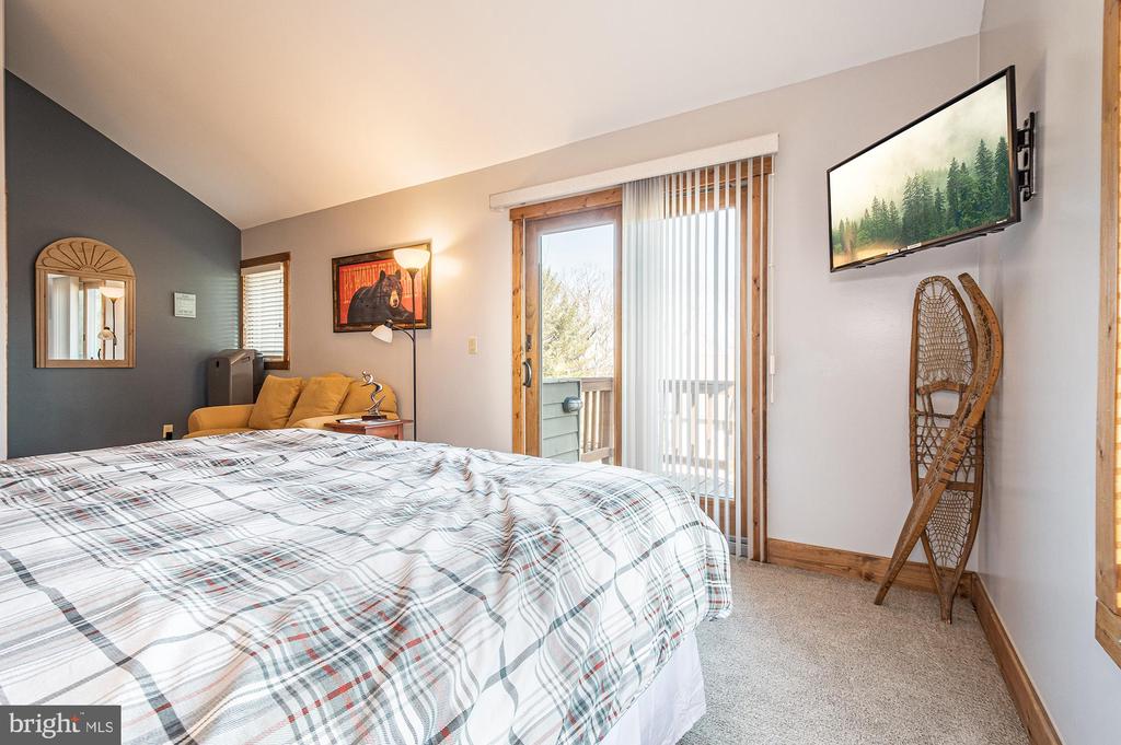 12 WINDING WAY 18A