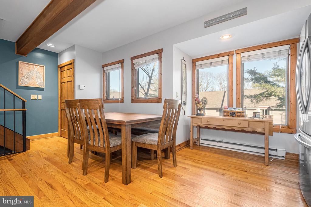 12 WINDING WAY 18A