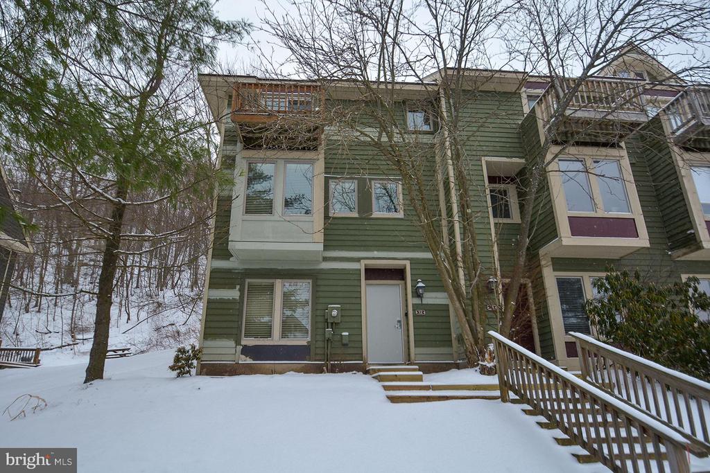 12 WINDING WAY 18A