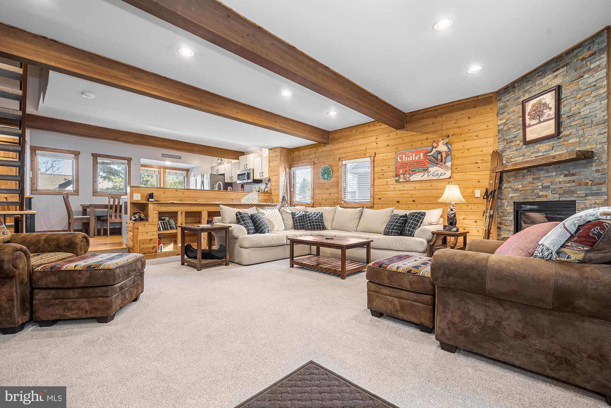 12 WINDING WAY 18A