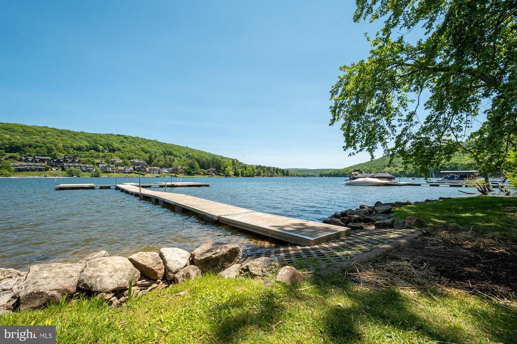 12 WINDING WAY 18A