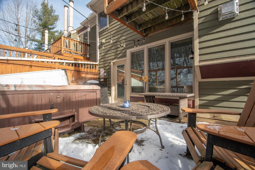 12 WINDING WAY 18A