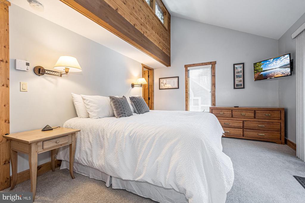 12 WINDING WAY 18A