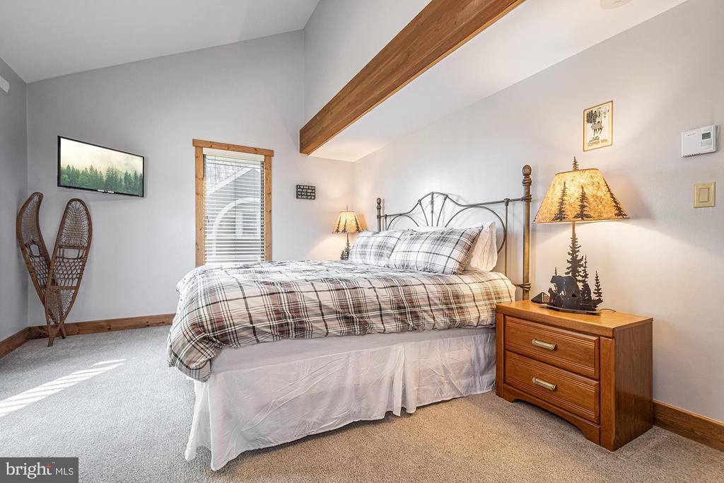 12 WINDING WAY 18A