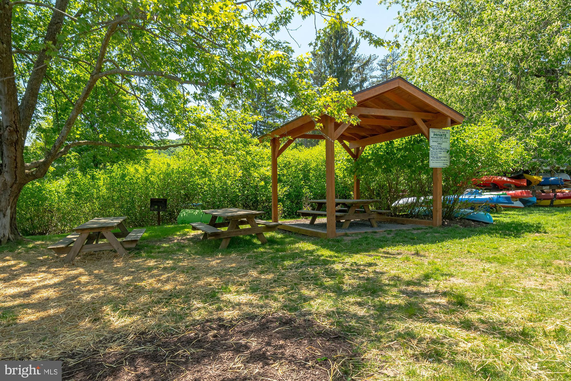 12 WINDING WAY 18A
