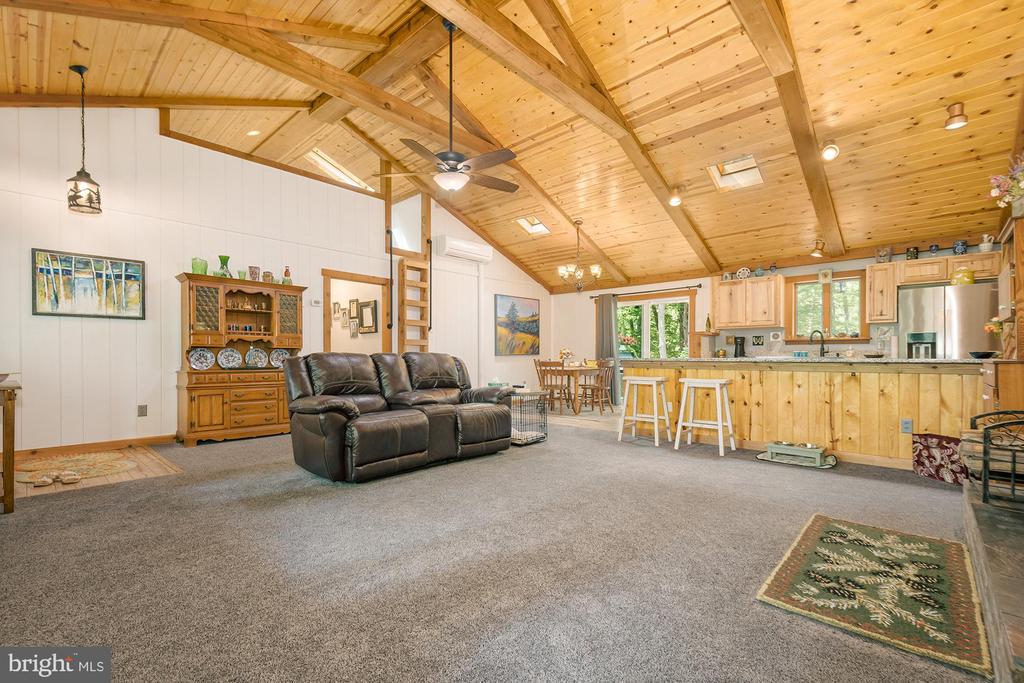 488 LAUREL CIRCLE