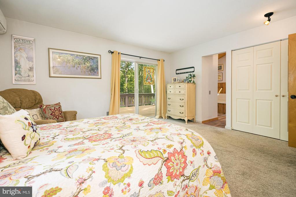 488 LAUREL CIRCLE