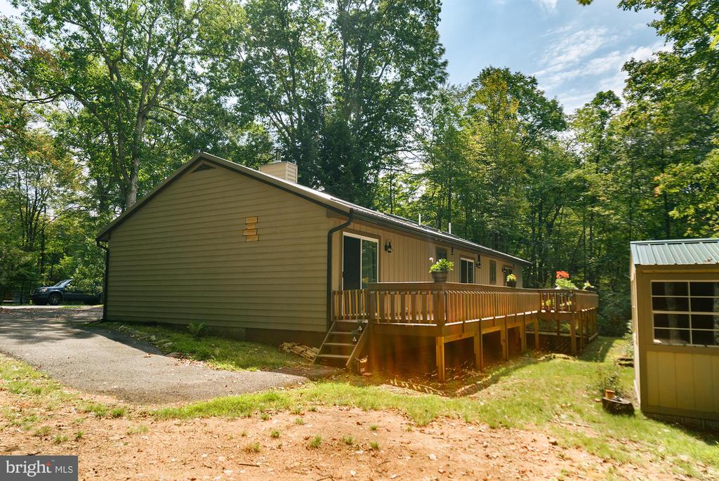 488 LAUREL CIRCLE