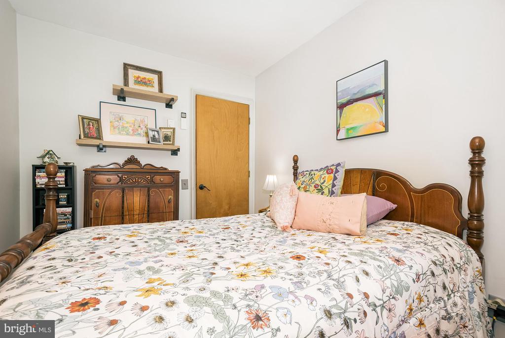 488 LAUREL CIRCLE