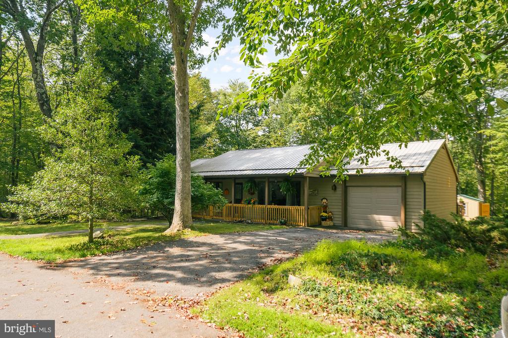 488 LAUREL CIRCLE