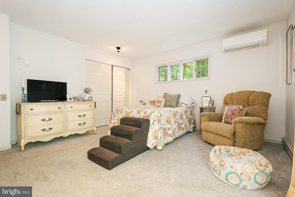 488 LAUREL CIRCLE