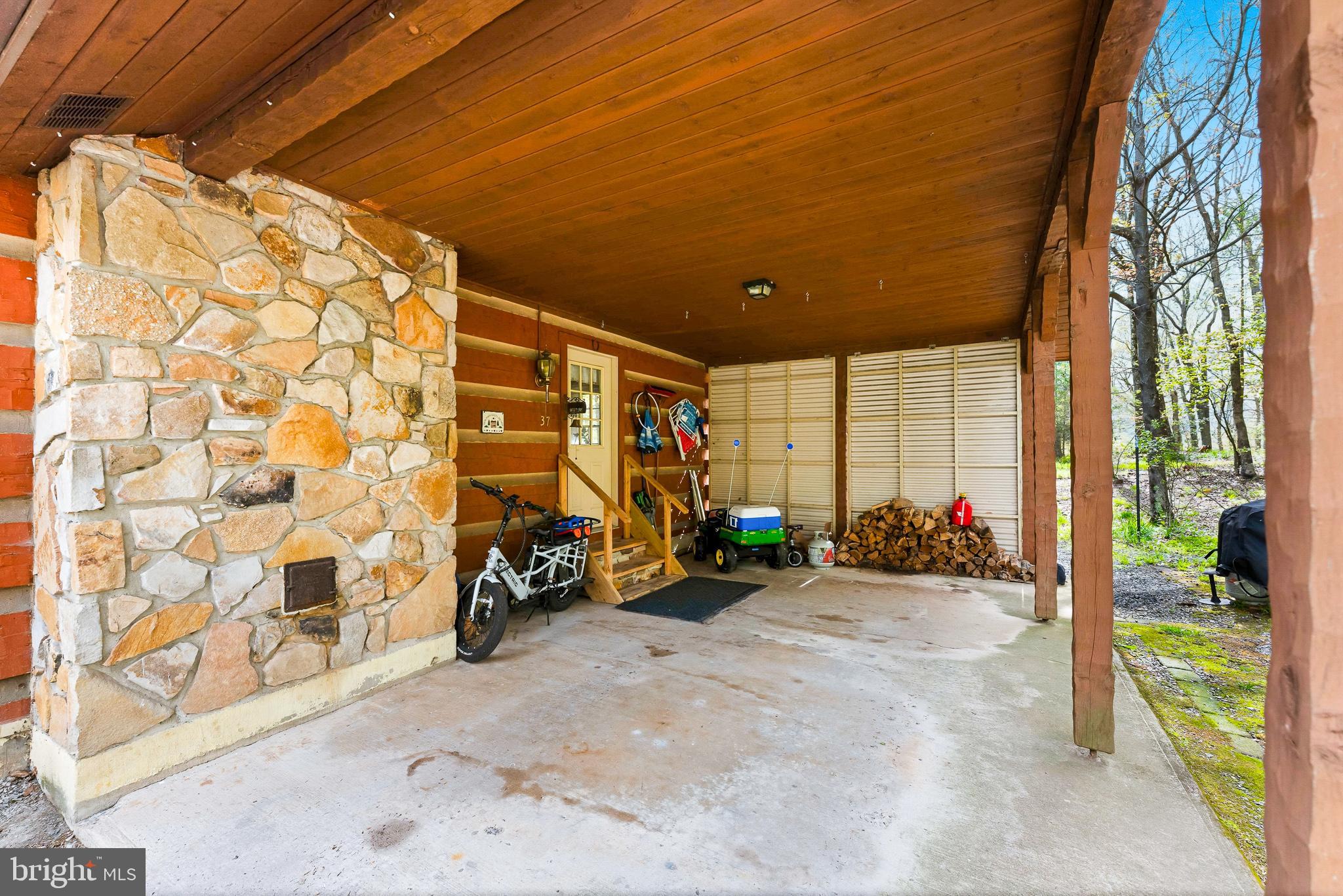 37 SORREL COURT