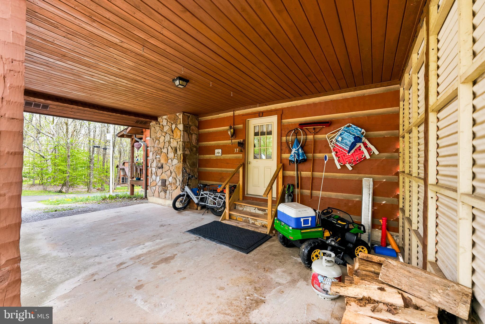 37 SORREL COURT