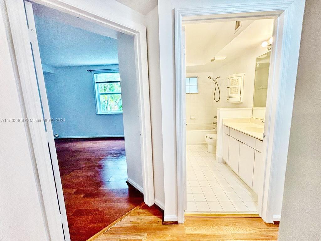 17145 N Bay Rd # 4105