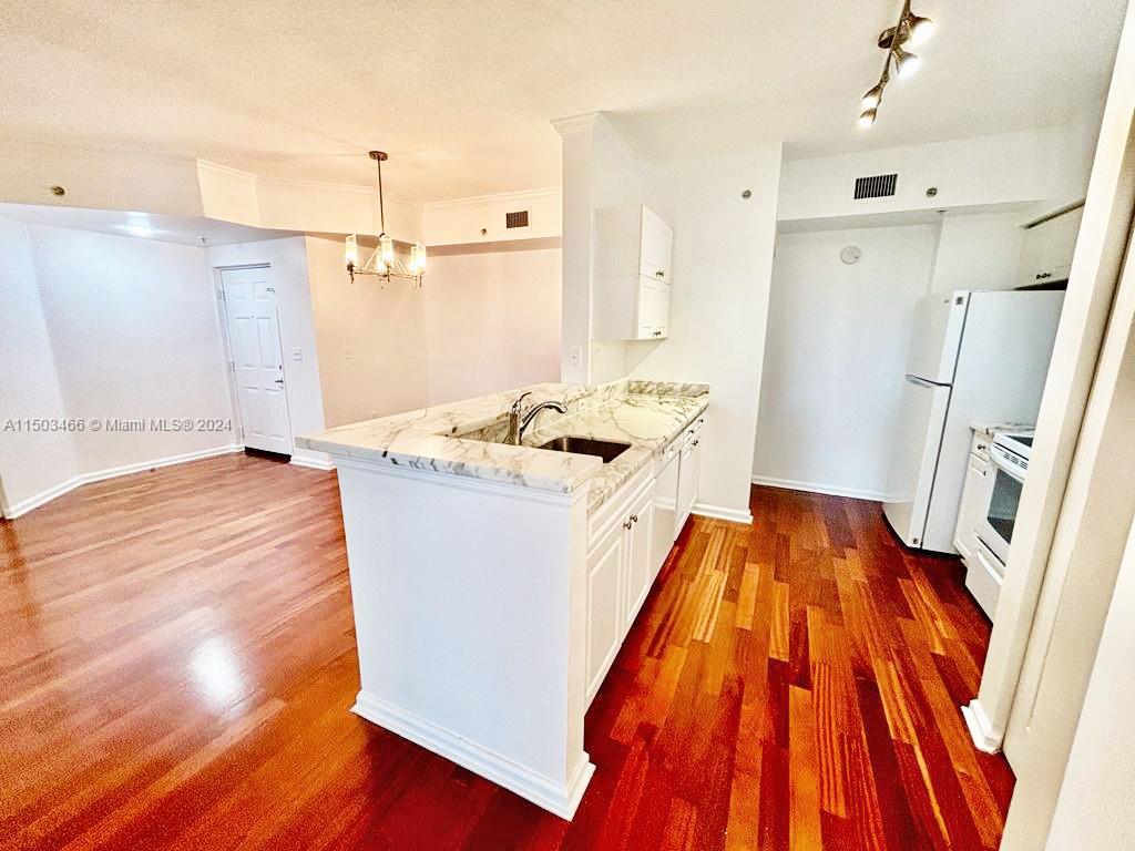 17145 N Bay Rd # 4105