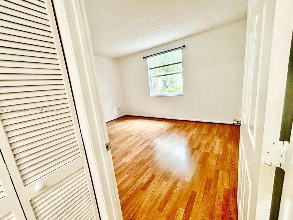 17145 N Bay Rd # 4105