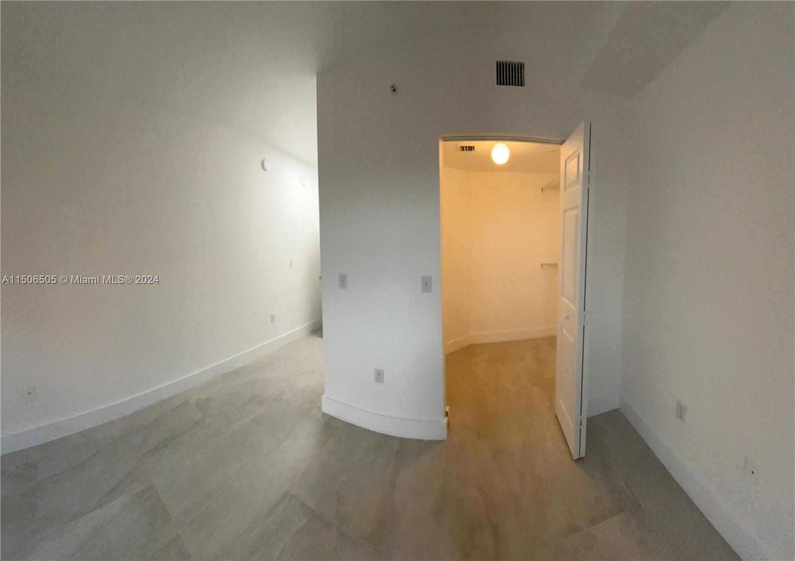 17150 N Bay Rd # 2513