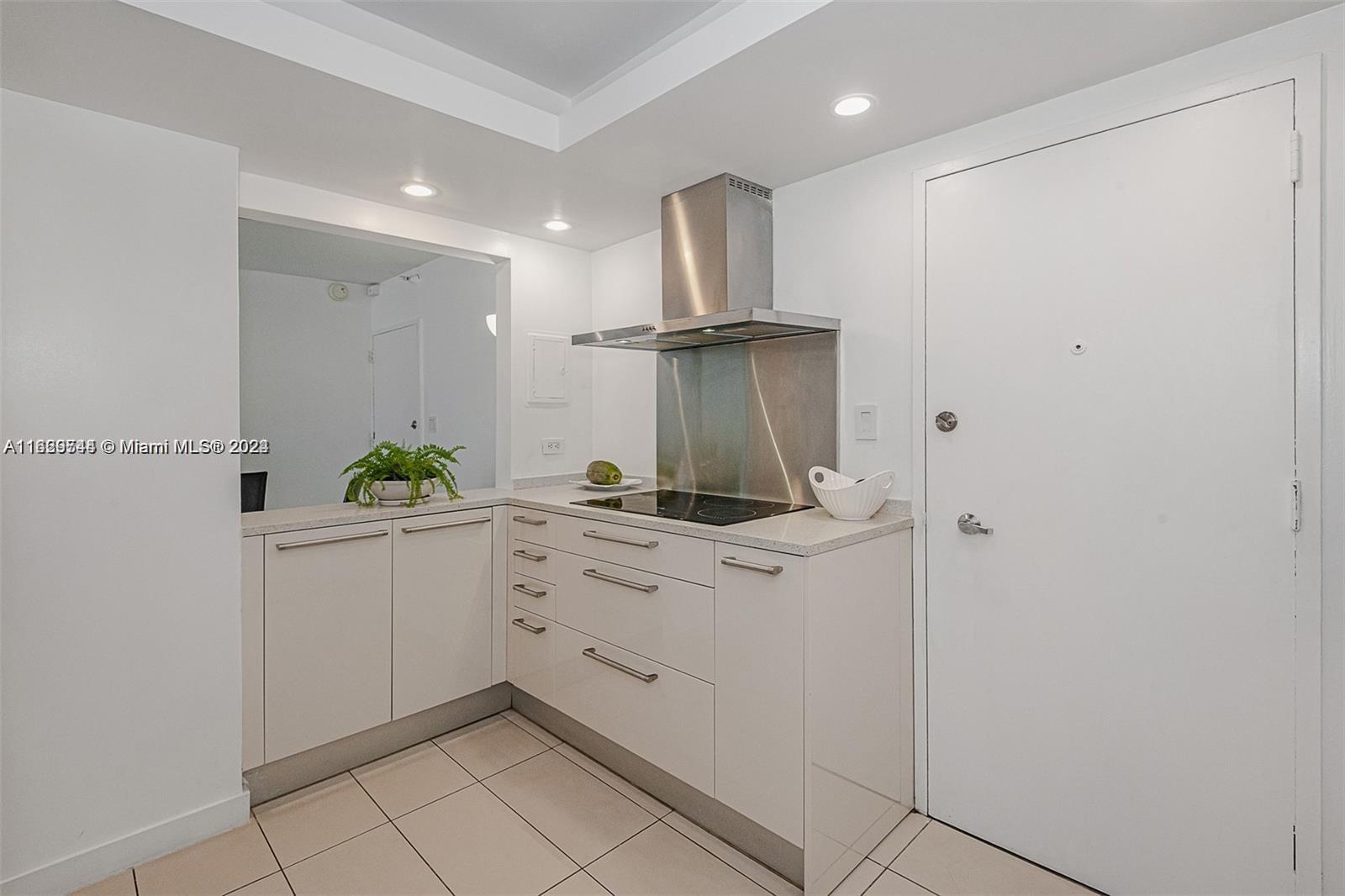 5151 Collins Ave # 1029