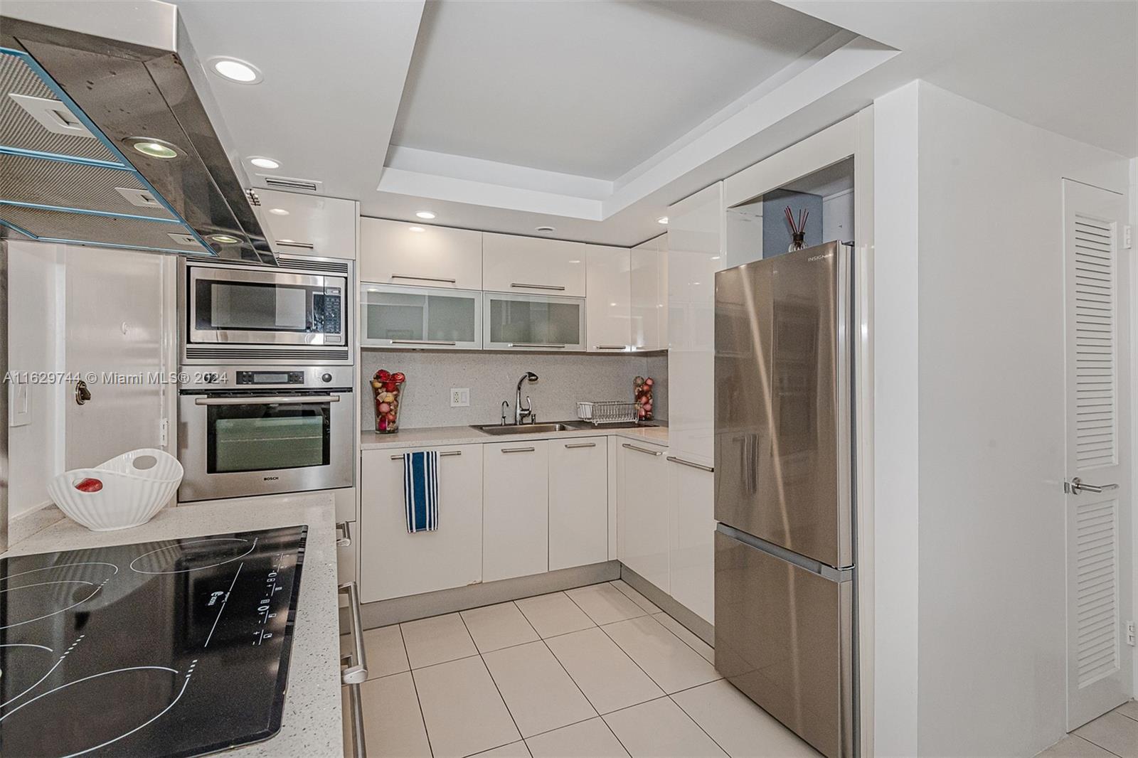 5151 Collins Ave # 1029