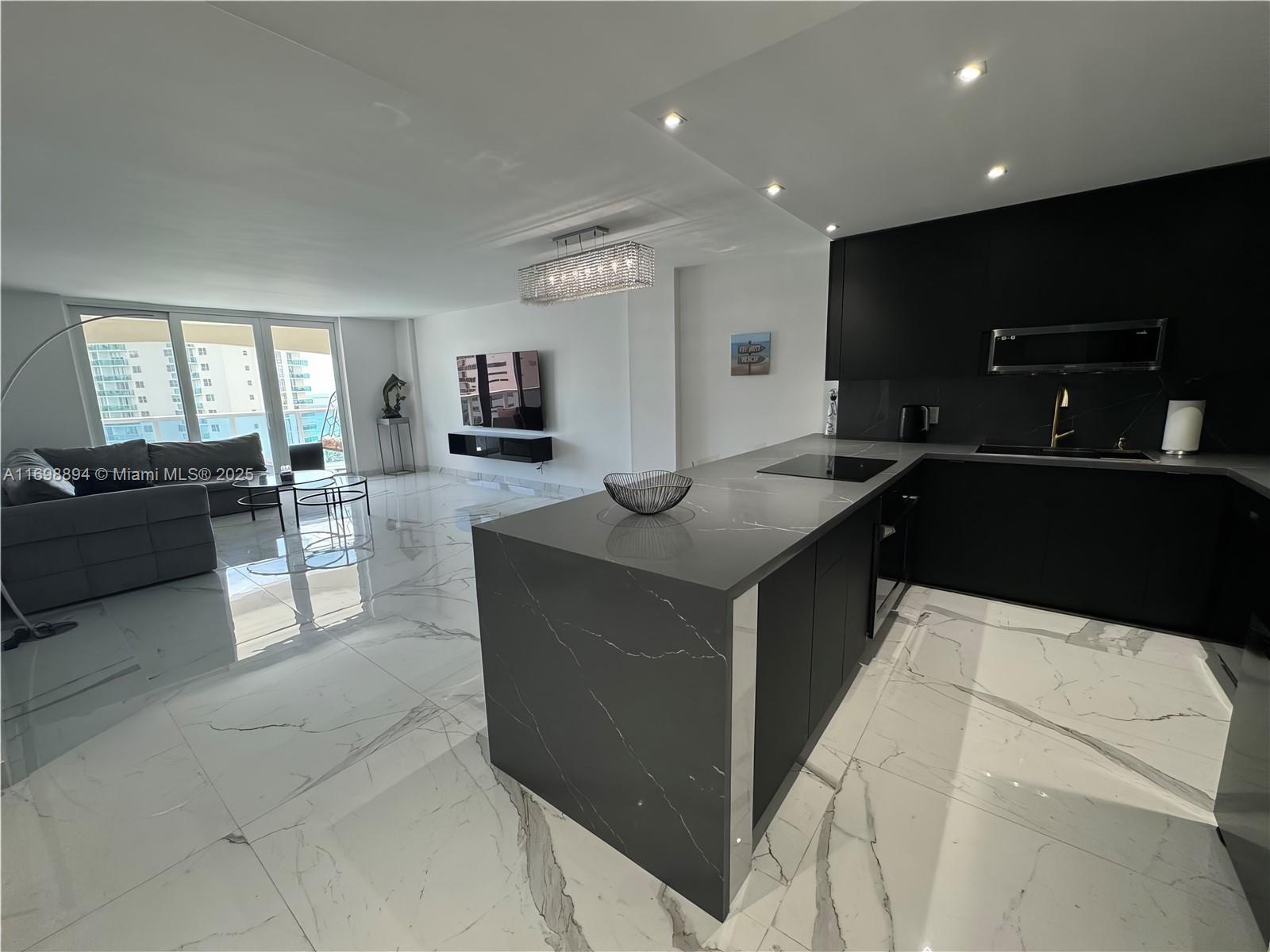 3800 S Ocean Dr # 1115