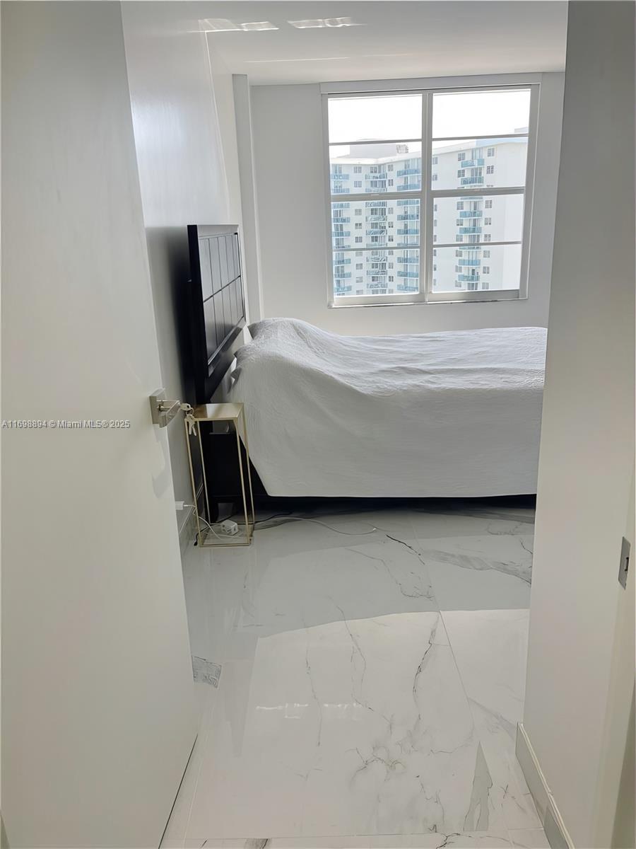 3800 S Ocean Dr # 1115