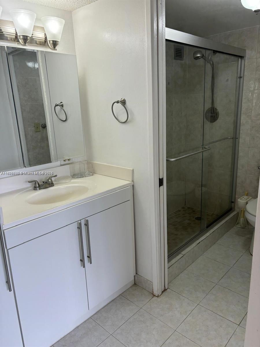 17011 N Bay Rd # 805