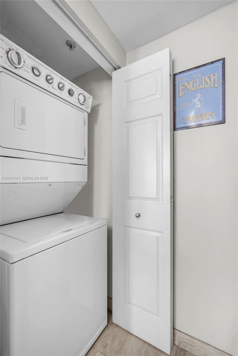 17125 N Bay Rd # 3204