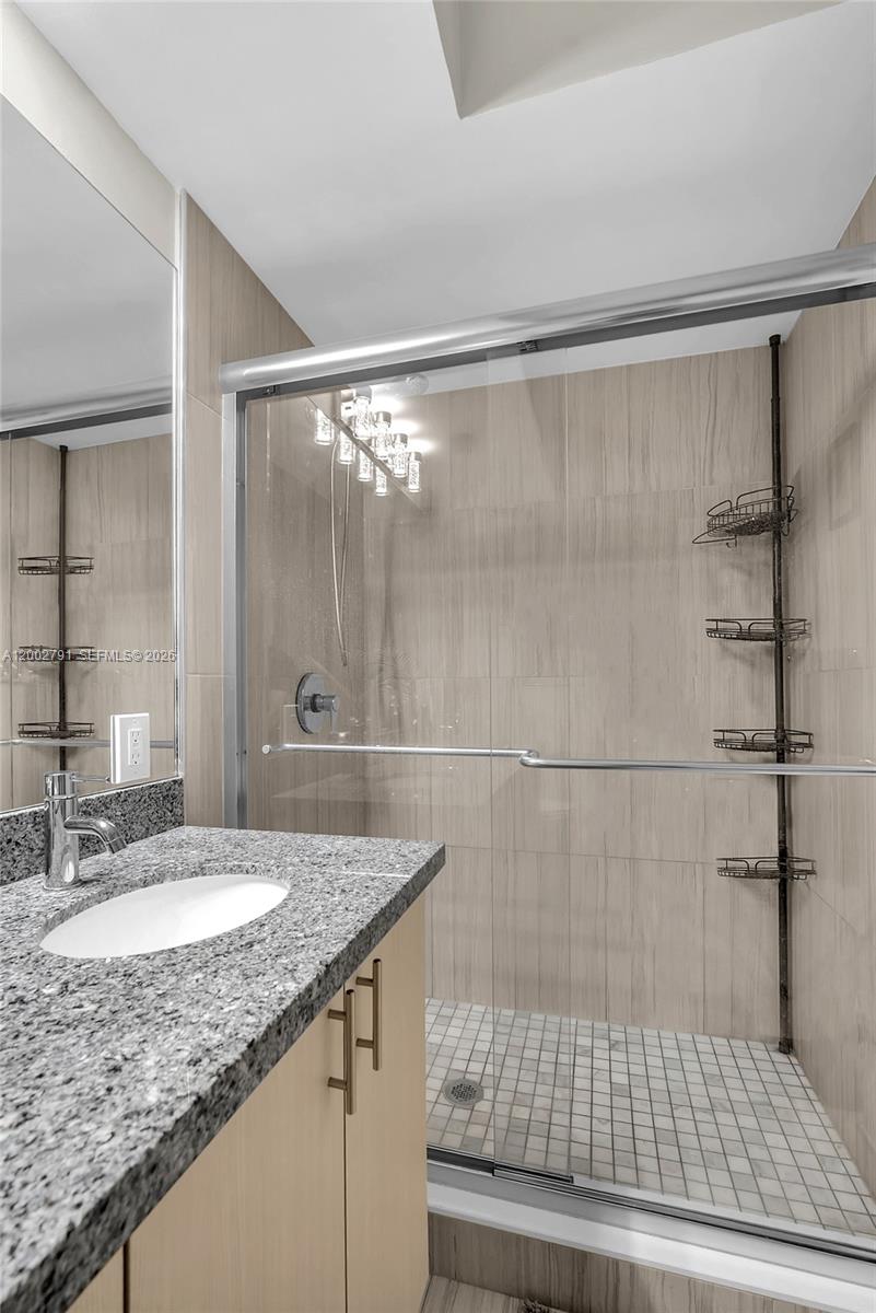 17125 N Bay Rd # 3204