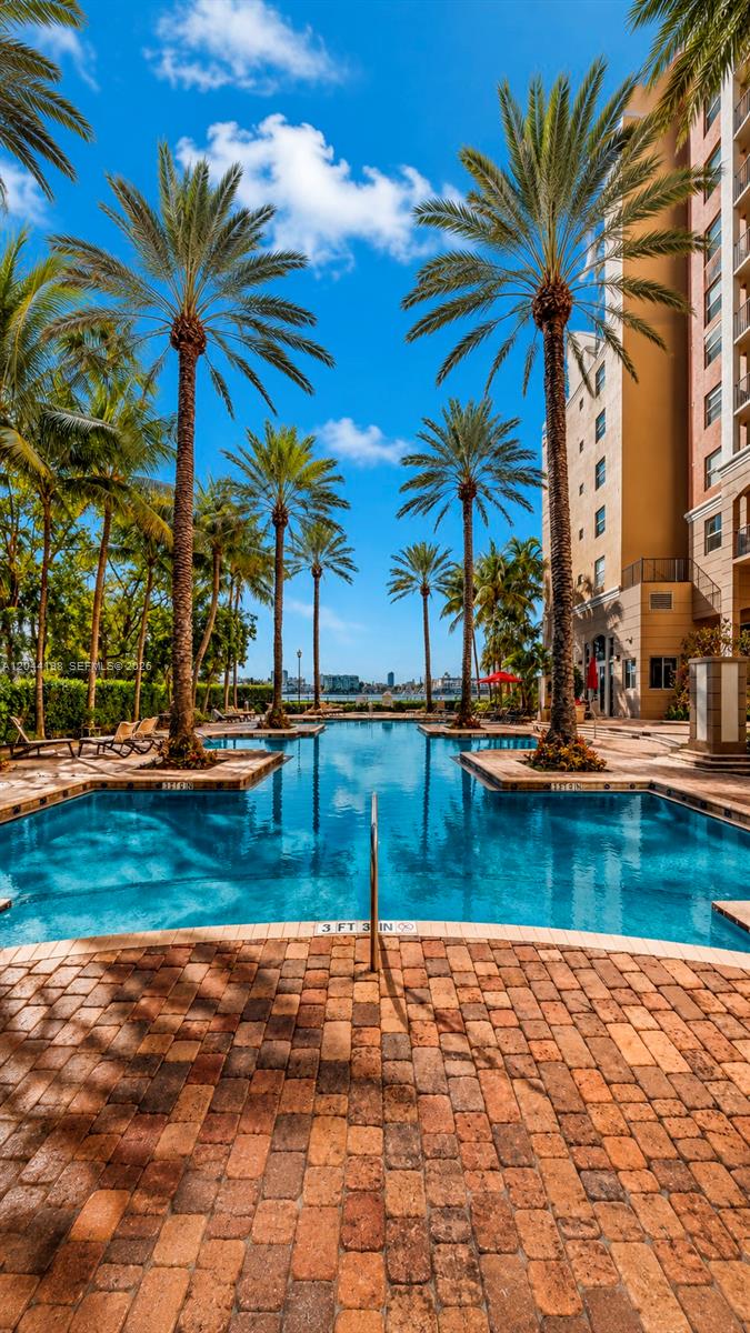 17145 N Bay Rd # 4307