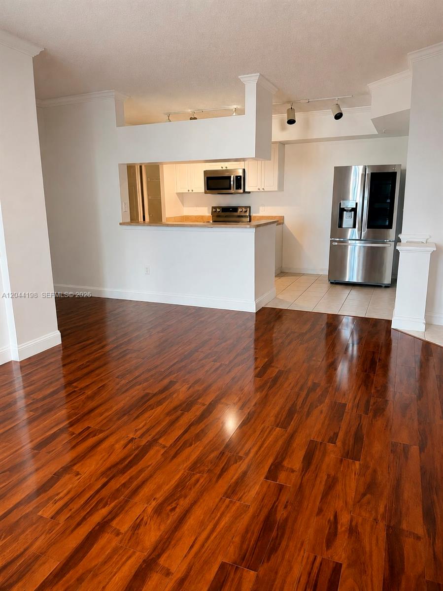 17145 N Bay Rd # 4307