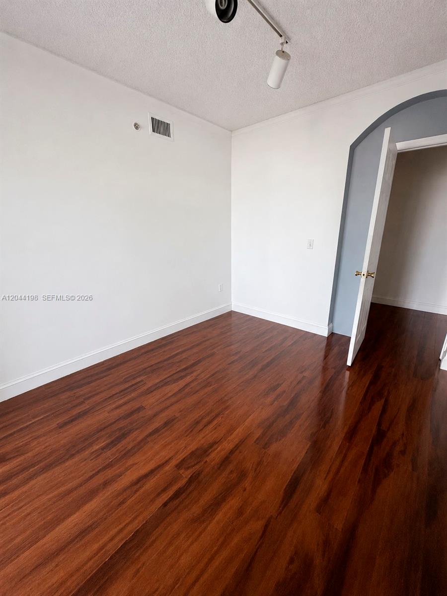 17145 N Bay Rd # 4307