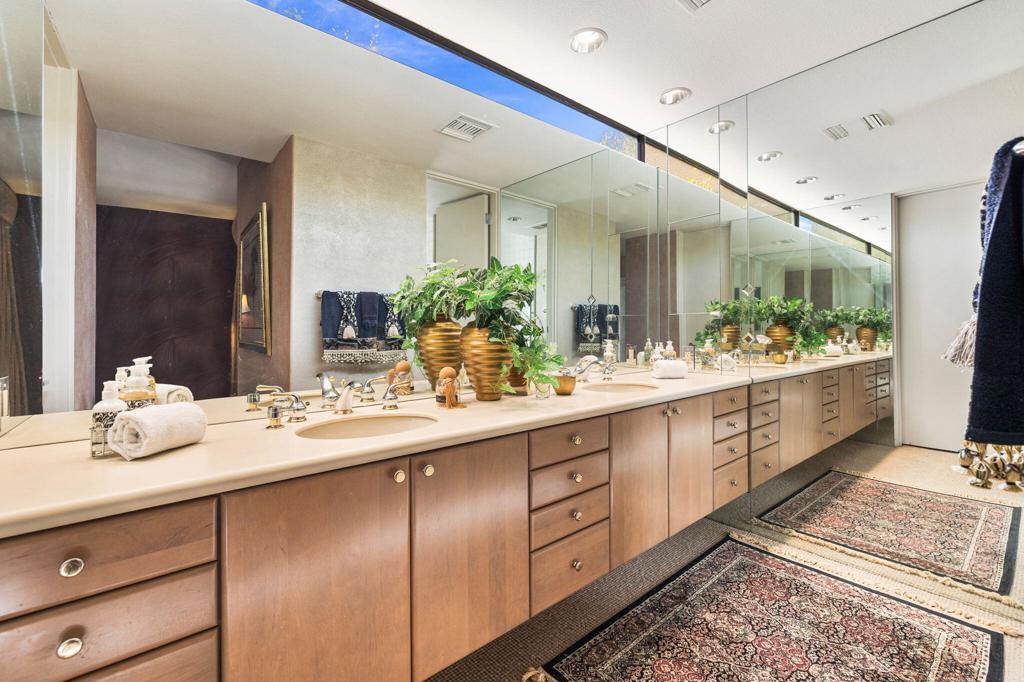 73497 Mariposa Dr