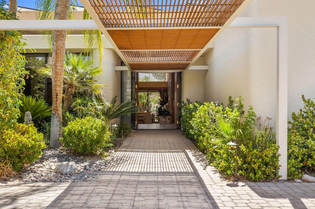 73497 Mariposa Dr
