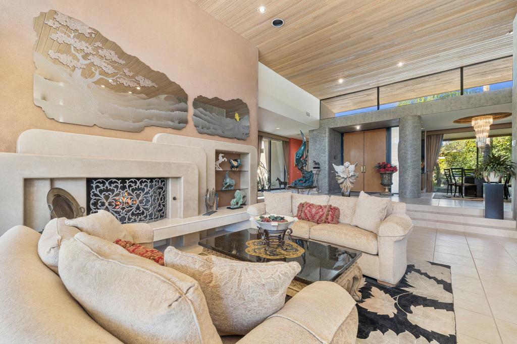 73497 Mariposa Dr