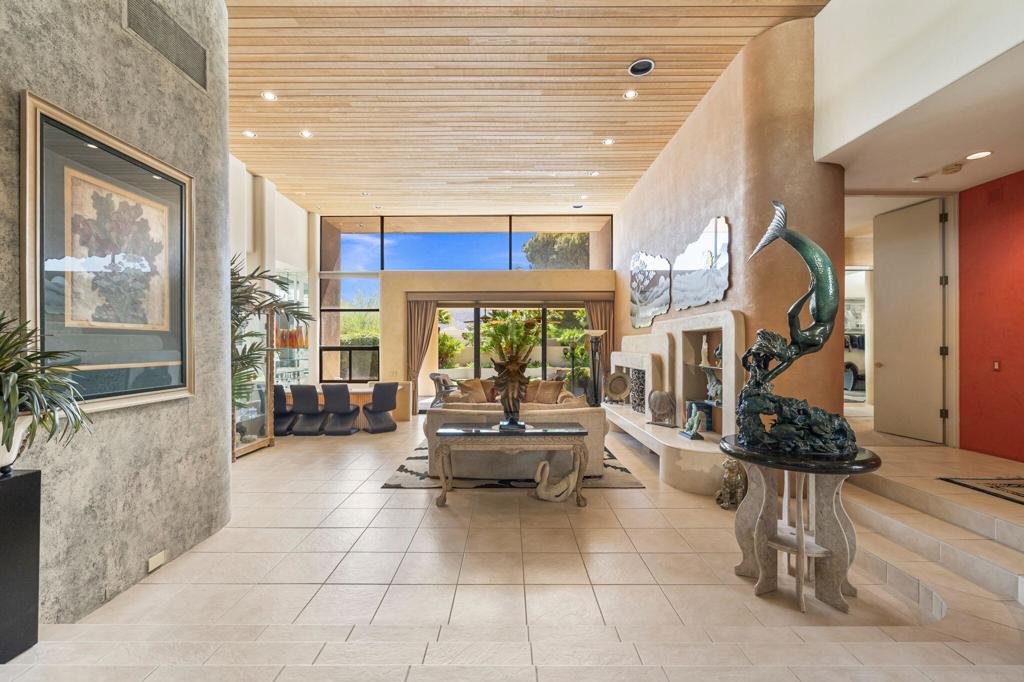 73497 Mariposa Dr