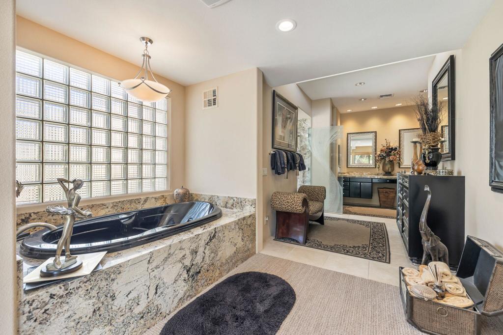 73497 Mariposa Dr