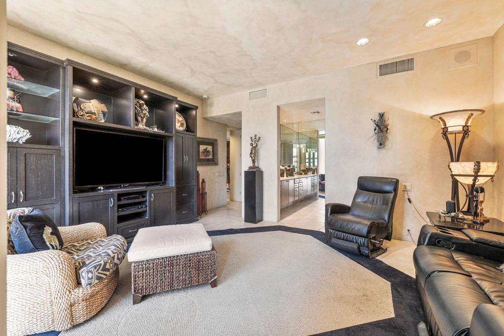 73497 Mariposa Dr