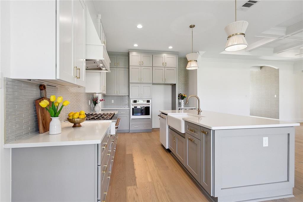 7043 BALD EAGLE Circle