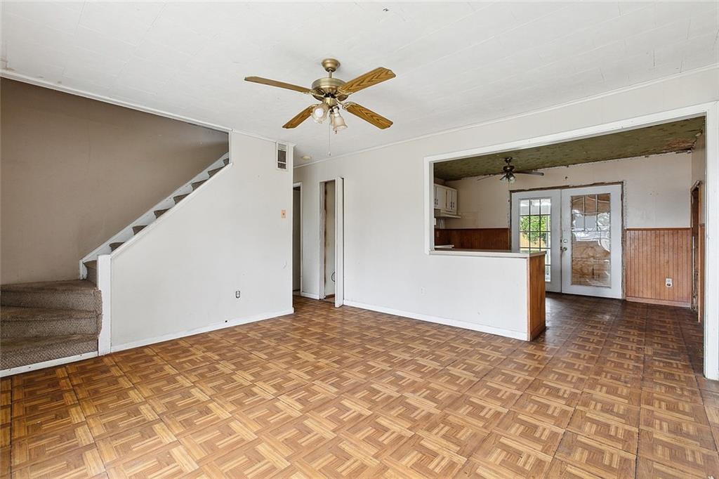 152 JEANNE Avenue