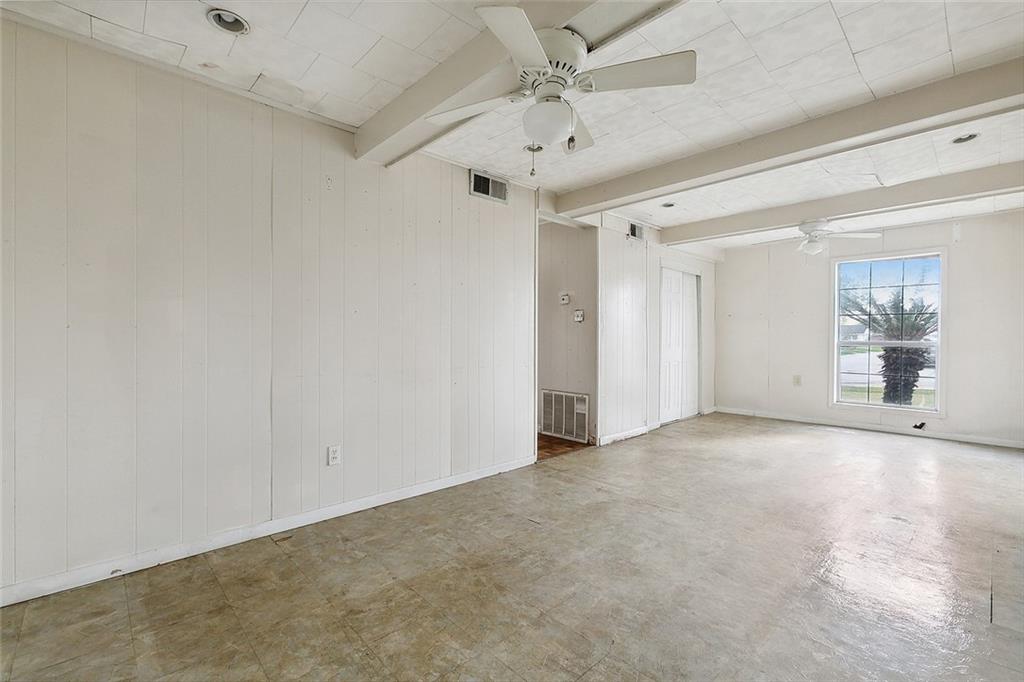 152 JEANNE Avenue