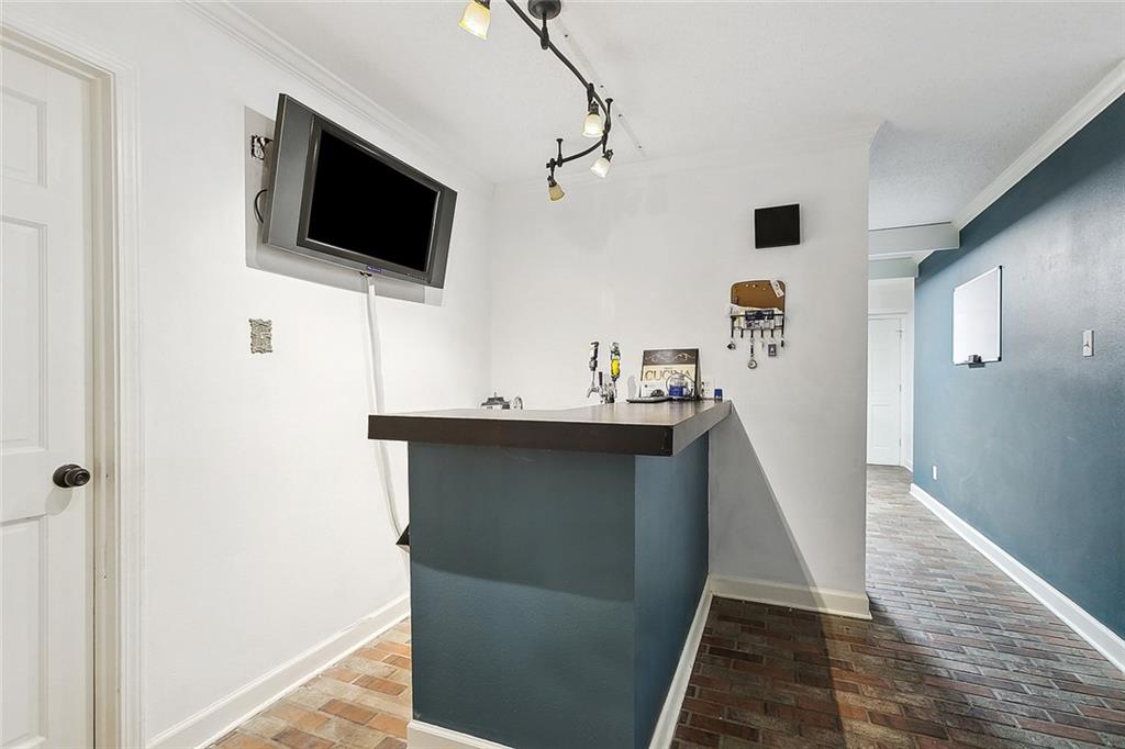 4521 TAFT Park
