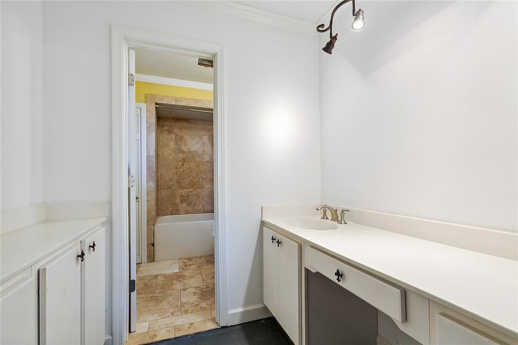4521 TAFT Park