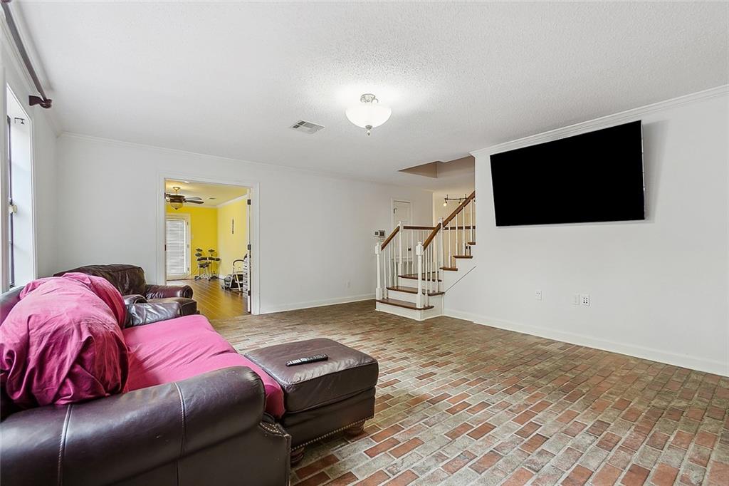 4521 TAFT Park