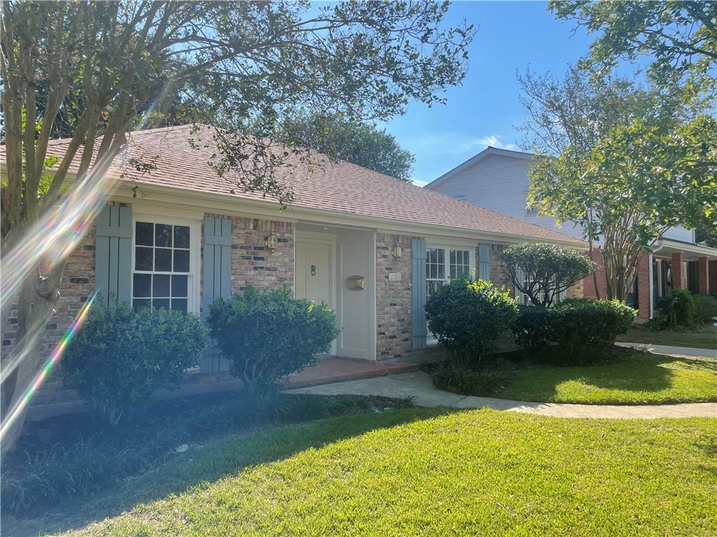 2705 SELLS Street
