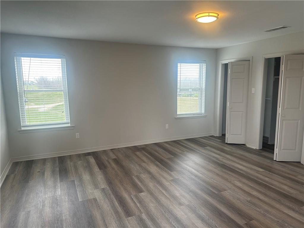 3900 RIVER Road 7