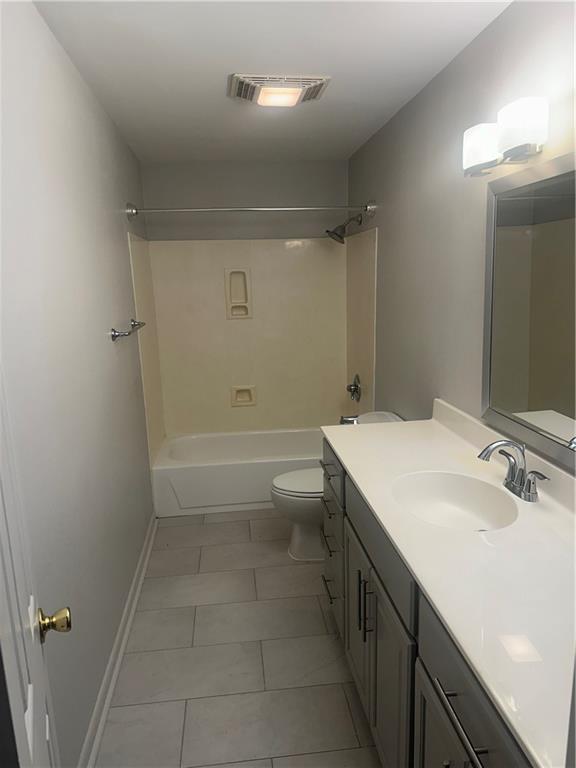 3900 RIVER Road 7