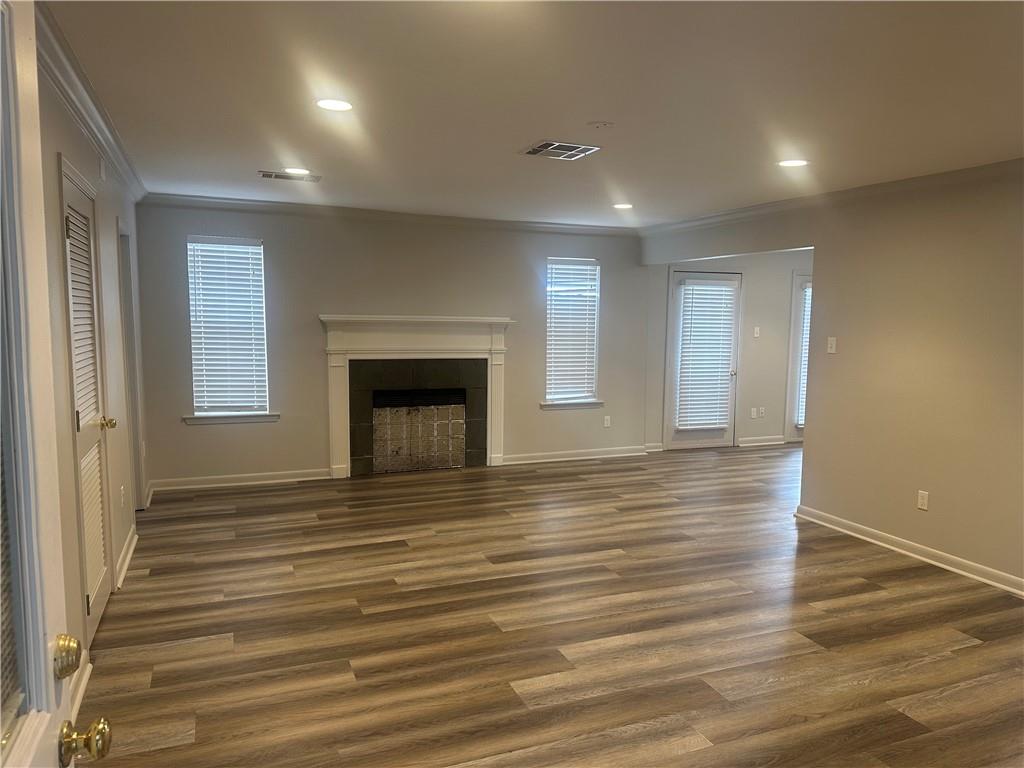 3900 RIVER Road 7