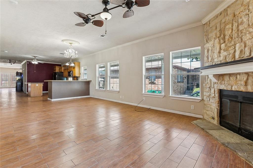 2804 LAKE VILLA Drive