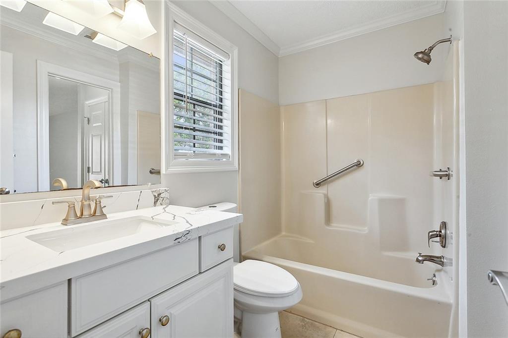 1500 W ESPLANADE Avenue 43A