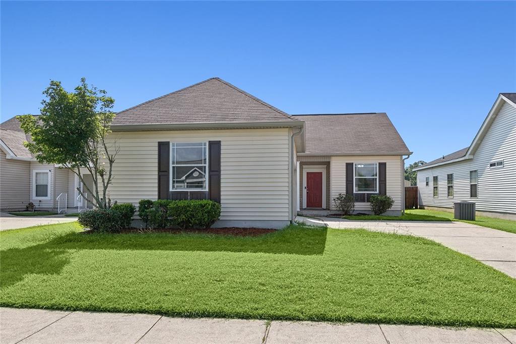 5233 SAVANNAH Lane